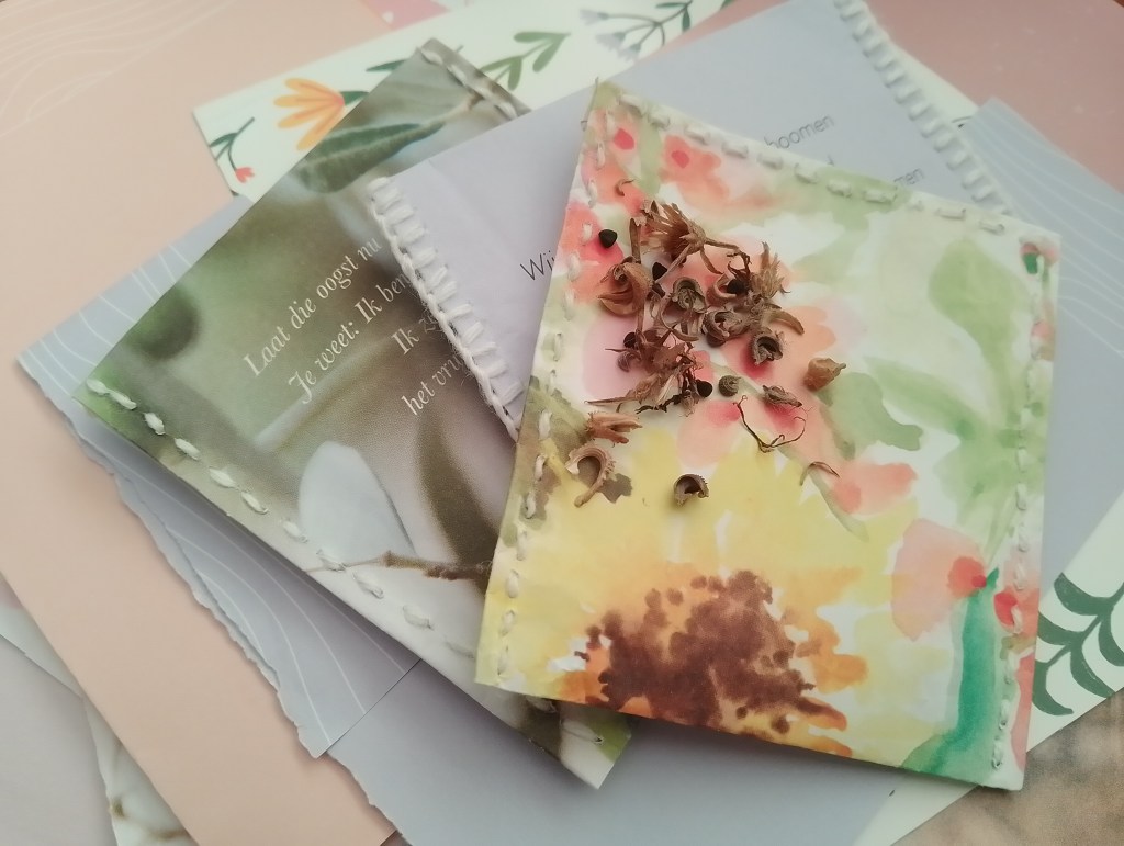 Maak papieren zakjes om zaad in te&nbsp;bewaren